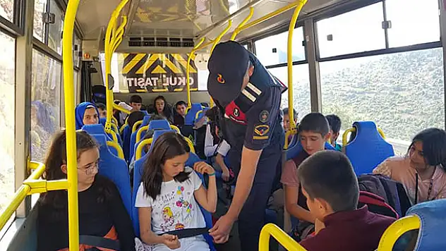Derebucak'ta öğrenci servisleri denetlendi