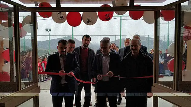 Derebucak'ta TÜBİTAK 4006 Bilim Fuarı açıldı