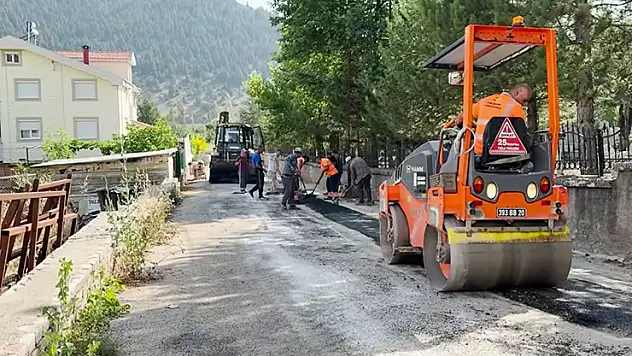 Derebucak'ta yol bakım ve onarım çalışmaları sürüyor