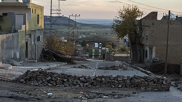 Derik'te teröristlerin ilçeye verdiği zarar ortaya çıktı