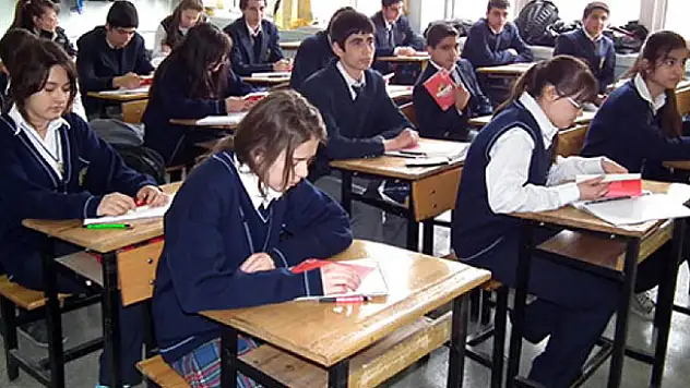 Devamsızlıktan kalan' son sınıf öğrencilerine müjde