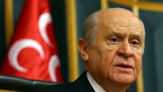 Devlet Bahçeli: 11 yabancıyla sahaya çıkan Galatasaray ismini değiştirsin