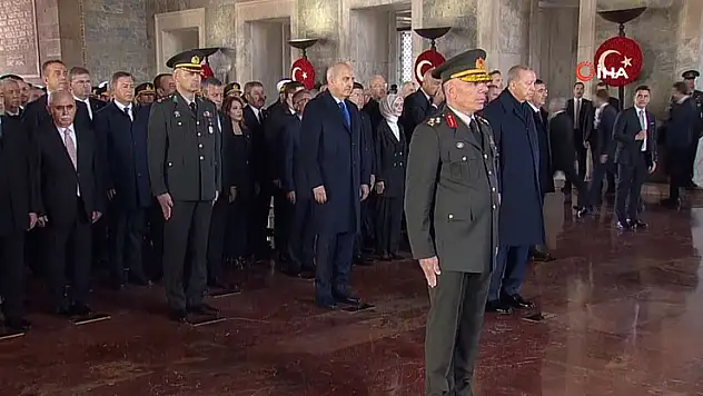 Devlet erkanı Anıtkabir'de