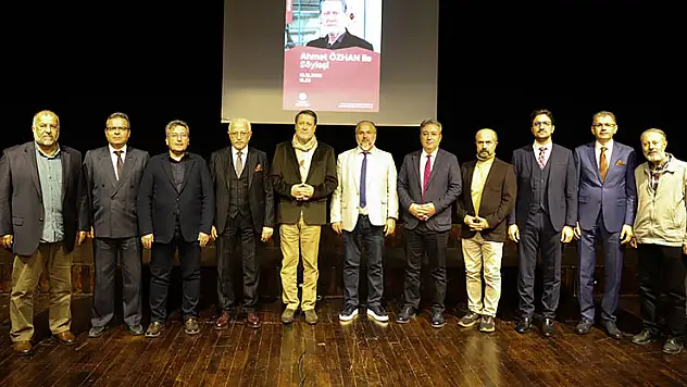 Devlet sanatçısı Ahmet Özhan, NEÜ'de öğrencilerle buluştu