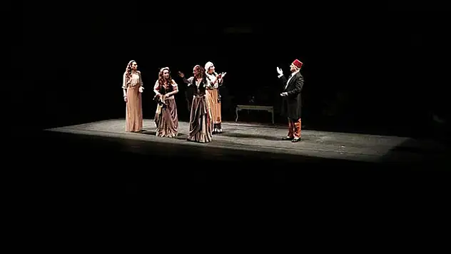 Devlet Tiyatroları perdelerini açıyor