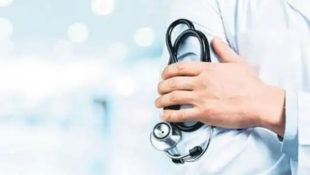 Devlette çalışan doktora 200 bin TL'ye kadar maaş