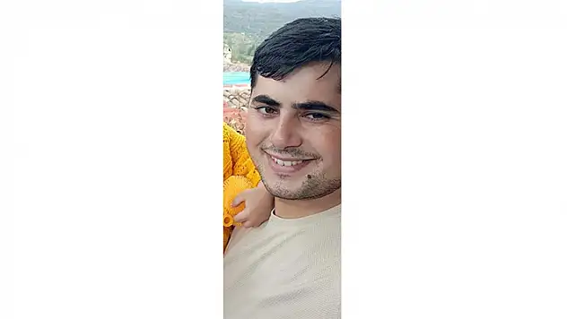 Devrilen traktörün altında kalan bekçi hayatını kaybetti

