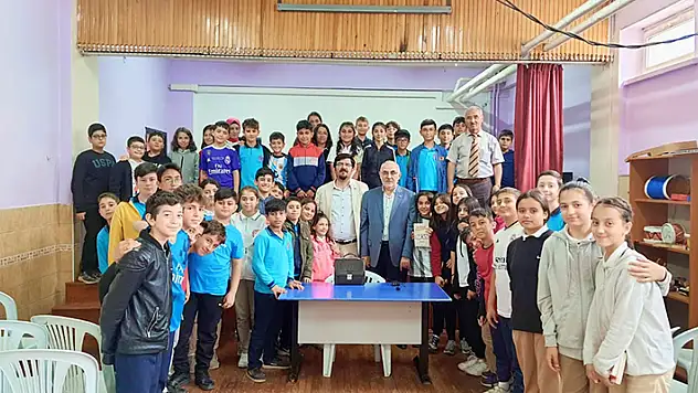 Devriş Ahmet Şahin Ertuğrul Gazi Ortaokulu öğrencileri ile buluştu