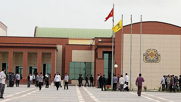 Dicle Üniversitesi 24 akademisyen hakkında idari soruşturma başlattı