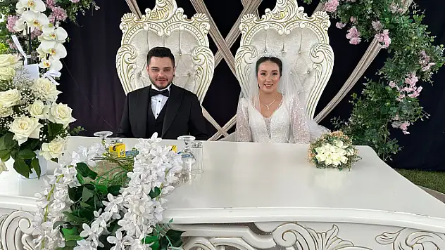 Didemnur ile Mithat dünyaevine girdi