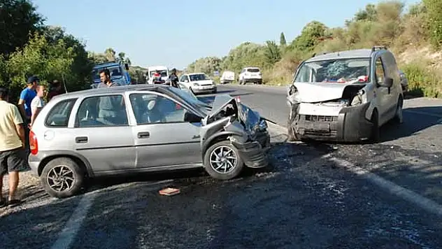 Didim'de trafik kazası: 1 ölü, 2 yaralı