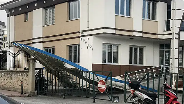 Dikkat! Konya'da kuvvetli rüzgar ve fırtına etkili oluyor