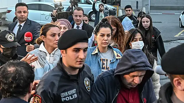 Dilan ve Engin Polat'ın yabancı uyruklu çalışanı ve akrabası sınır dışı edilecek
