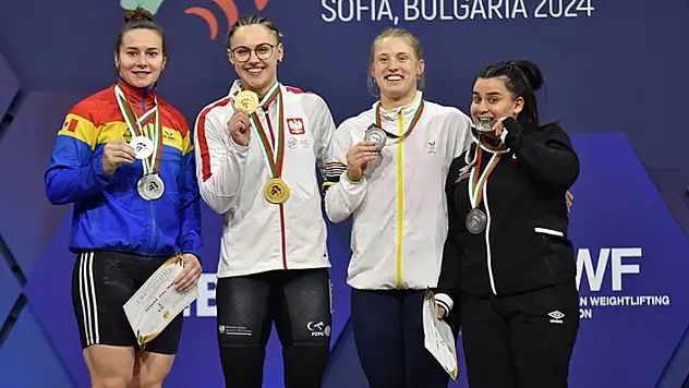 Dilara Narin'den iki bronz madalya