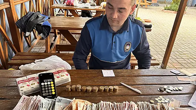 Dilenci kadının üzerinden 23 bin lira çıktı
