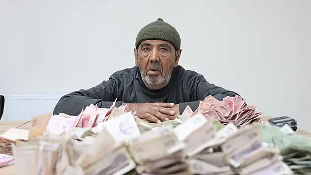 Dilencinin bir günlük kazancı dudak uçuklattı! 'Bir vatandaşın 1 ayda kazandığı parayı bir günde kazanıyorlar'