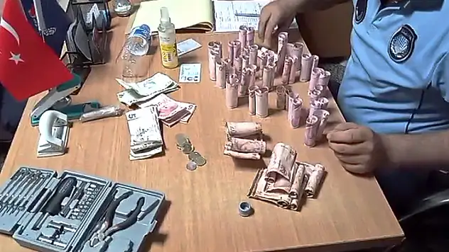 Dilencinin koltuk değneğine sakladığı 7 bin TL'yi zabıta buldu
