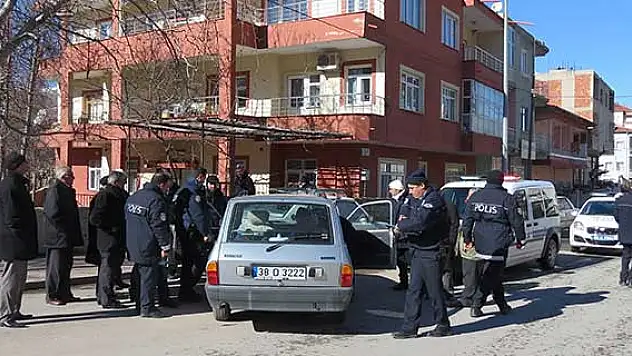 Direksiyon başında kalp krizi geçiren sürücü öldü