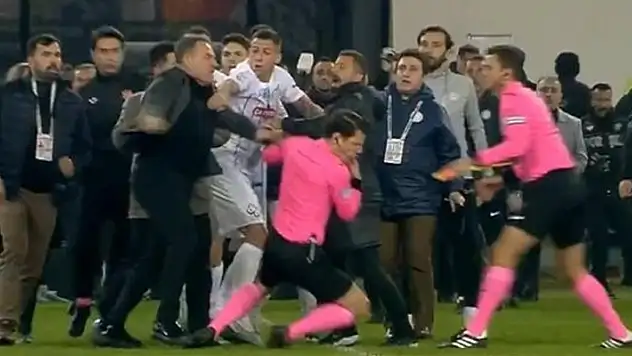 Dış basında Halil Umut Meler´e yapılan saldırı manşetlere taşındı!
