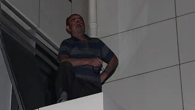 Diş için gittiler iş merkezinde kilitli kaldılar
