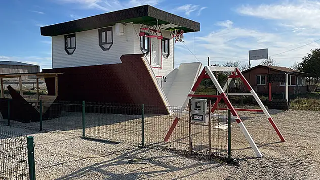 Dışı ters, içi düz: Gören bir daha bakıyor
