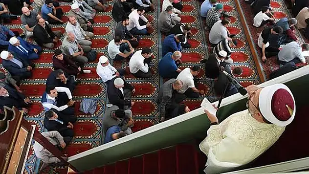 Diyanet, cuma hutbesini ev sahibi ve kiracılara ayırdı! 
