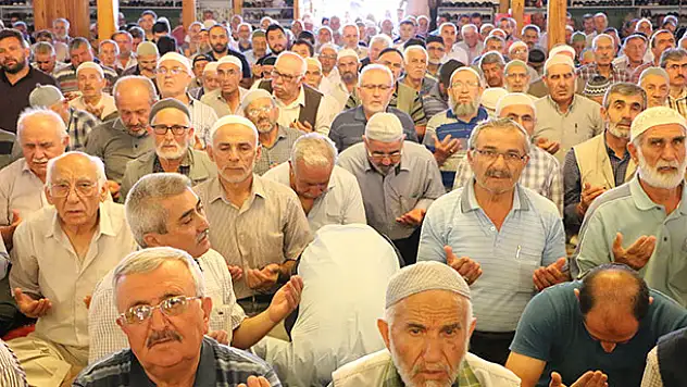 Diyanet İşleri Başkanı Konya'da cuma namazını kıldırdı