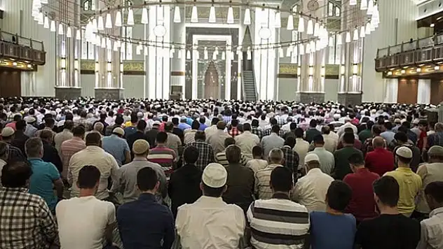 Diyanet İşleri Başkanlığı, Sabah Ezanı ve Sabah Namazı Vakitlerini Değiştirdi