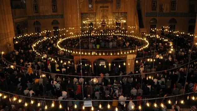 Diyanet İşleri Başkanlığı: 'Sandalyede namaz olmaz'
