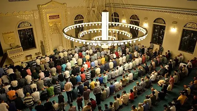 Diyanet'ten Cuma Hutbesinde yılbaşı ve piyango mesajı
