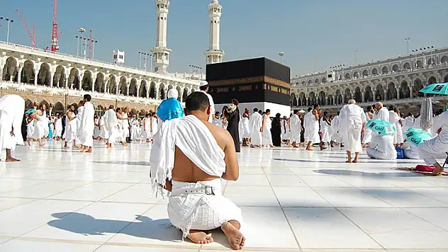 Diyanet'ten müjde! Umre için tarih verildi