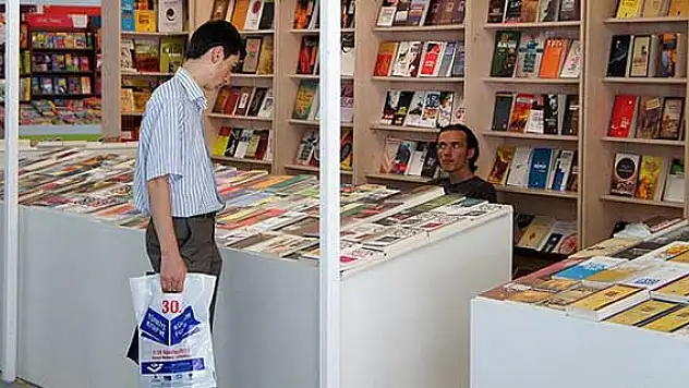 Diyanetten 'Risale-i Nur' basımı için yayınevlerine yetki