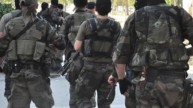 Diyarbakır'da 8 bin asker kırsala indi