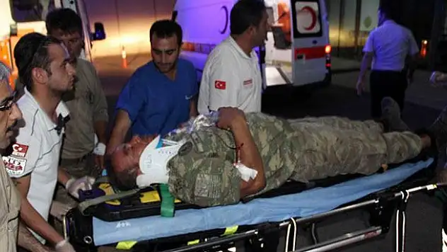 Diyarbakır'da askeri araca saldırı: 2 şehit, 4 yaralı
