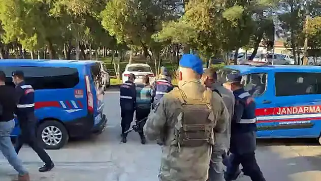 Diyarbakır'da DAEŞ operasyonu Suriye uyruklu 6 kişi gözaltına alındı

