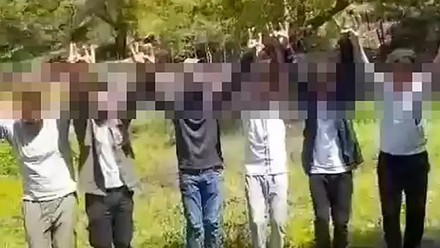 Diyarbakır'da halay çekip, slogan atarak terör örgütü propagandası yapan 5 şüpheli yakalandı
