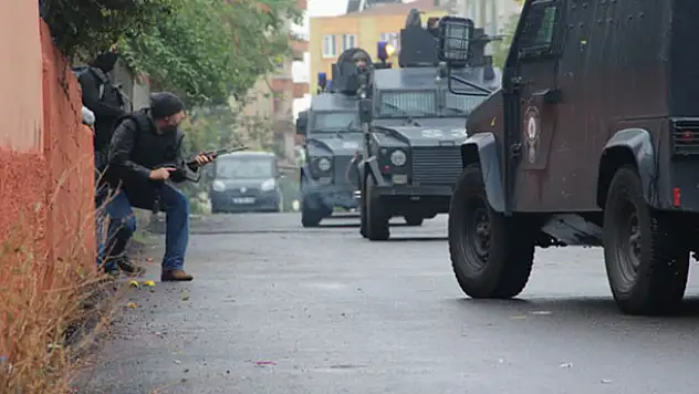 Diyarbakır'da IŞİD operasyonu: 2 polis şehit