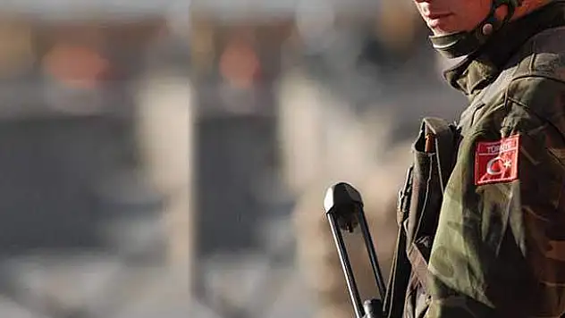 Diyarbakır'da karakola roketli saldırı: 1 asker şehit
