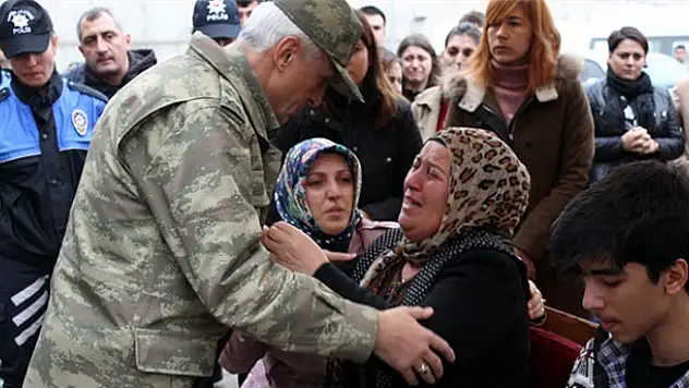 Diyarbakır'da şehit polisler için tören