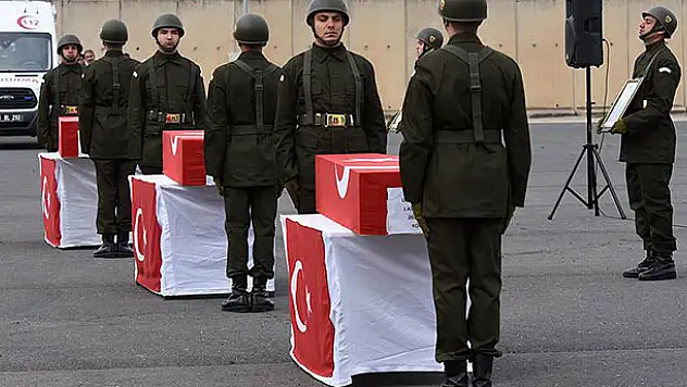 Diyarbakır'da şehitler için tören düzenlendi