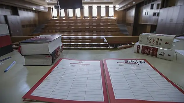 Diyarbakır'da yeni doğan bebeğini metruk eve bırakan anneye 20 yıla kadar hapis istemi
