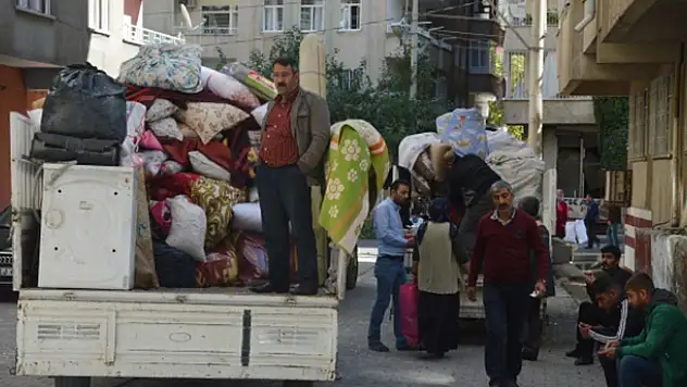 Diyarbakır'daki patlamanın ardından bölgede göç başladı