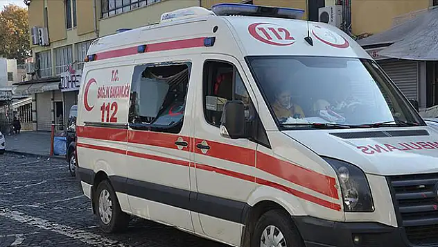Diyarbakır'daki terör saldırısında yaralanan polis şehit oldu