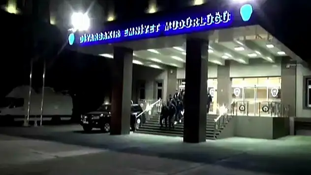 Diyarbakır merkezli 11 ilde 'hacker' operasyonunda 20 zanlı yakalandı
