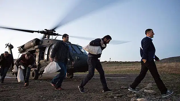 Diyarbakır ve Siirt'te oy pusulaları askeri helikopterle taşındı