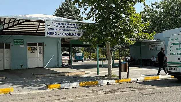 Diyarbakır'da 19 yaşındaki kadın silahlı saldırıda hayatını kaybetti
