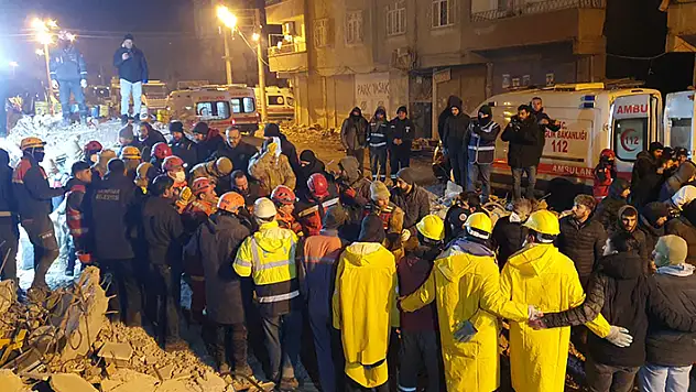 Diyarbakır'da 72 saat sonra yaşanan mucizenin adı 'Yazgül' oldu

