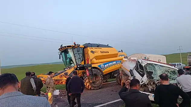 Diyarbakır'da akaryakıt tankeri ile biçerdöver çarpıştı: 1 ölü, 1 yaralı
