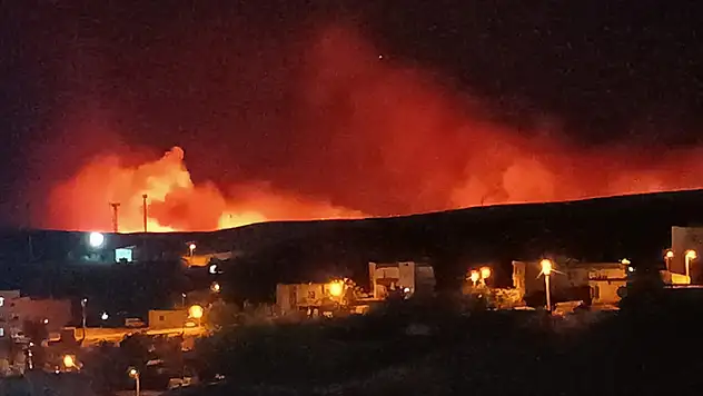 Diyarbakır'da anız yangını, 3 saatte söndürüldü

