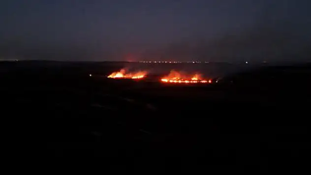 Diyarbakır'da anız yangını havadan görüntülendi